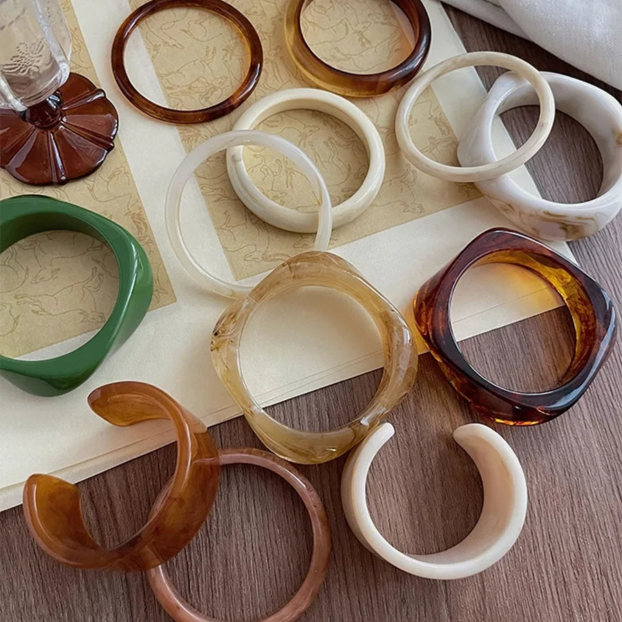 Geometrisches Armband – Stilvolles Manschettenarmband für Damen